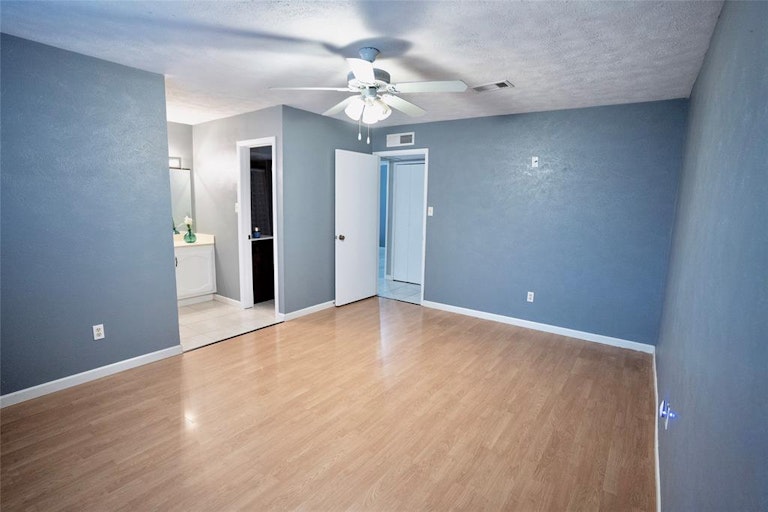 Photo 10 of 20 - 16906 Cairngale St, Houston, TX 77084