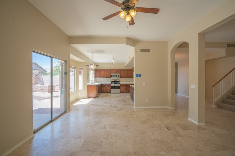Photo 4 of 28 - 4233 E Rowel Rd, Phoenix, AZ 85050