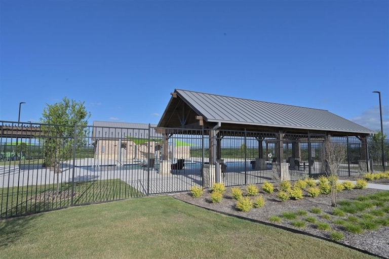Photo 31 of 34 - 3412 Burningtree Ln, Grand Prairie, TX 76065