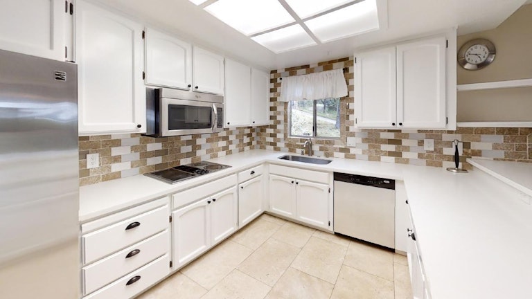 Photo 9 of 35 - 1050 Woodridge Rd, Placerville, CA 95667