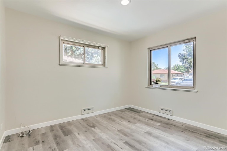 Photo 13 of 30 - 3261 Ivy St, Denver, CO 80207
