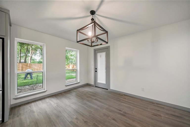 Photo 12 of 31 - 5402 Enchanted Mist Dr, Humble, TX 77346