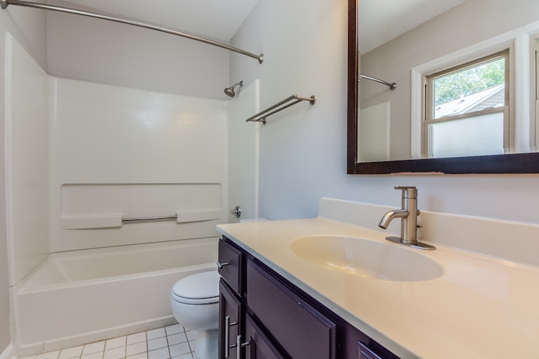 Photo 9 of 13 - 9 Hearthwood Cir, Durham, NC 27713