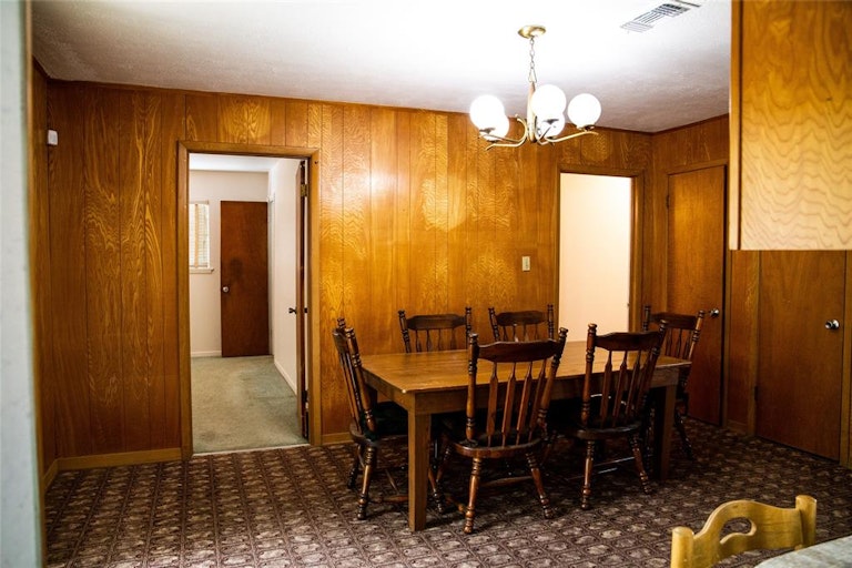 Photo 16 of 33 - 13909 Oak Leaf Ln, Houston, TX 77015