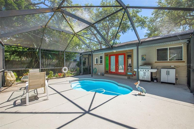 Photo 18 of 50 - 2843 57th St S, Gulfport, FL 33707