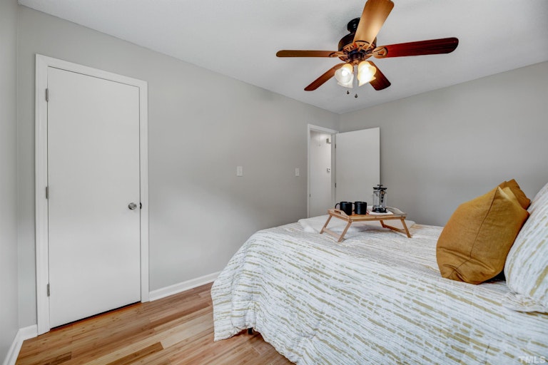 Photo 28 of 36 - 818 Shannon Dr, Chapel Hill, NC 27516