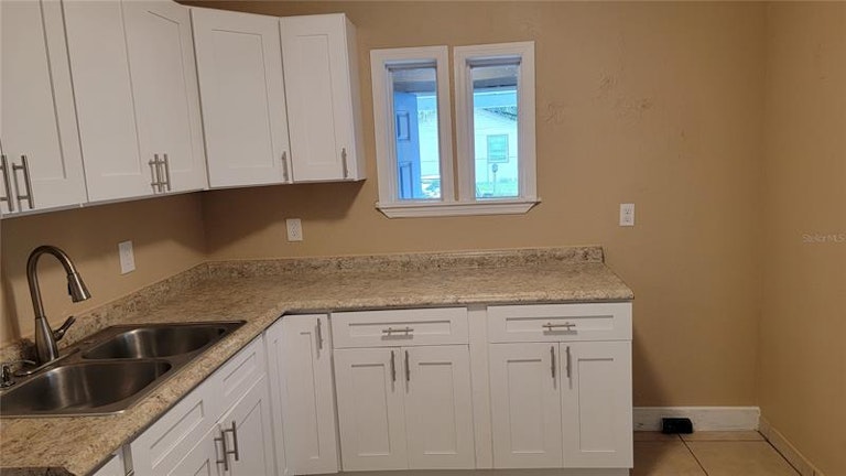 Photo 4 of 11 - 826 Savannah Ave, Lakeland, FL 33815