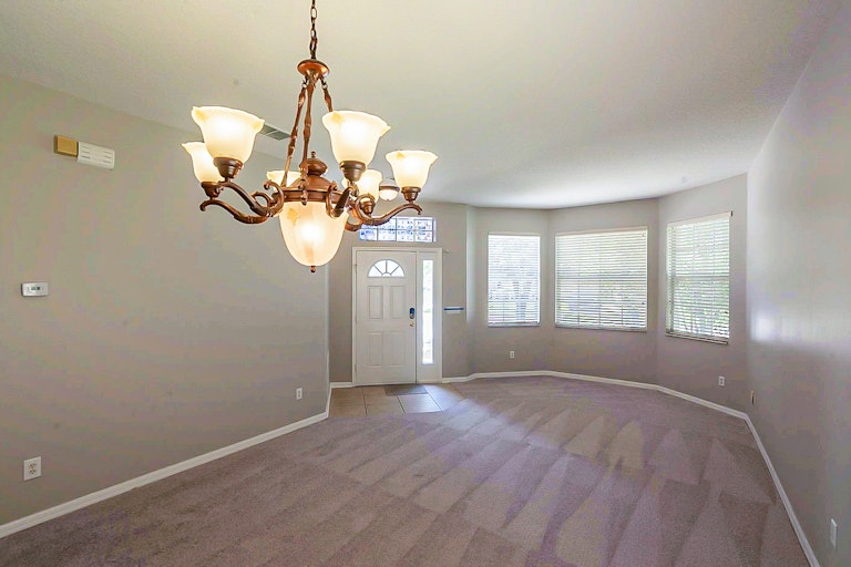 Photo 12 of 33 - 1621 Anna Catherine Dr, Orlando, FL 32828