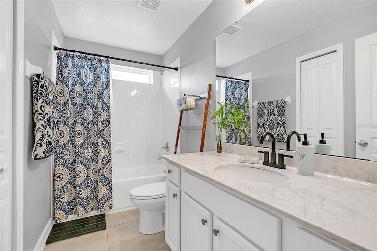 Photo 21 of 31 - 2048 Napoli Dr, Saint Cloud, FL 34771