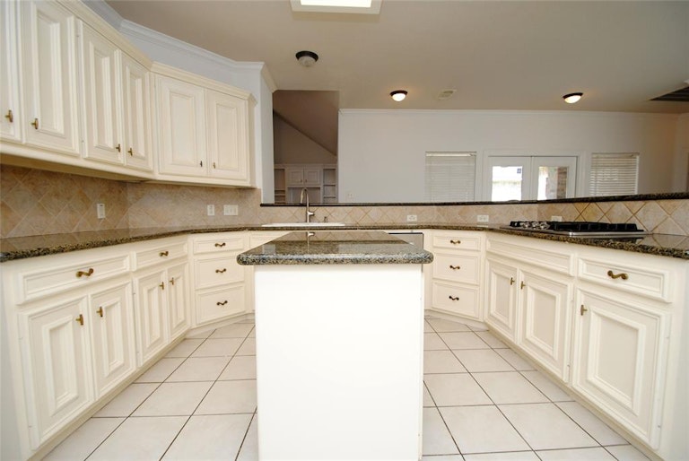 Photo 16 of 41 - 3118 Canyon Oak Ct, Houston, TX 77068