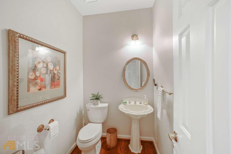 Photo 24 of 55 - 3725 Harts Pl, Atlanta, GA 30341