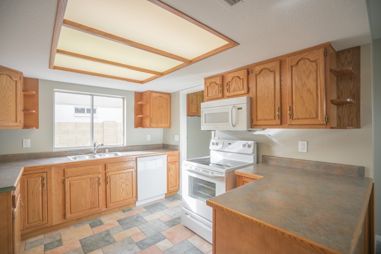 Photo 2 of 25 - 9207 W Cameron Dr, Peoria, AZ 85345