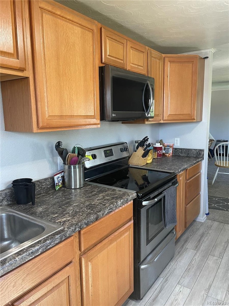 Photo 3 of 14 - 1098 E Egbert St, Brighton, CO 80601