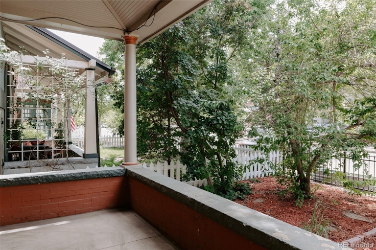 Photo 4 of 39 - 34 S Logan St, Denver, CO 80209