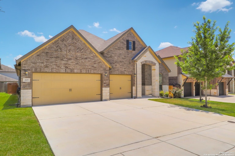 Photo 2 of 24 - 225 Scenic Vis, Cibolo, TX 78108