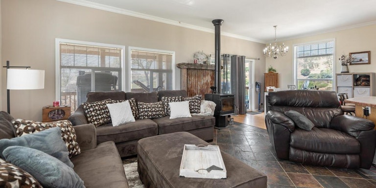 Photo 6 of 47 - 2191 Auburn Rd, Lincoln, CA 95648