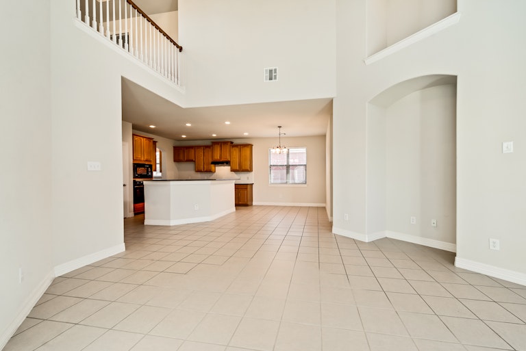 Photo 3 of 26 - 4310 Bluffview Dr, Sachse, TX 75048