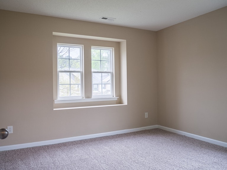 Photo 31 of 37 - 508 Hillview Dr, Durham, NC 27703