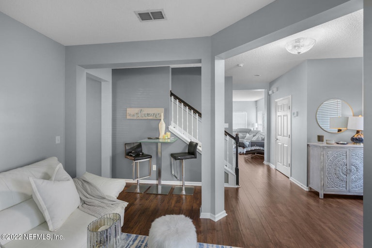 Photo 15 of 40 - 6304 Pendragon Pl, Jacksonville, FL 32258