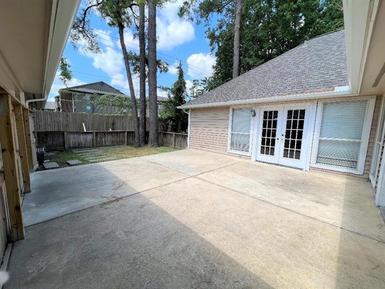 Photo 4 of 27 - 5407 Oak Cove Dr, Houston, TX 77091