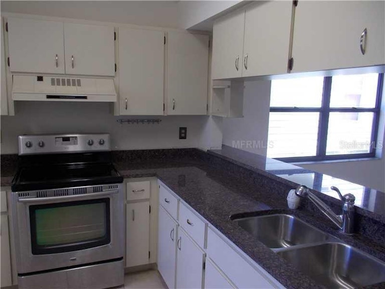 Photo 2 of 6 - 4421 Groveland Ave, Sarasota, FL 34231