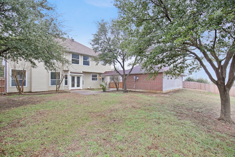 Photo 34 of 36 - 721 Whitetail Deer Ln, Crowley, TX 76036