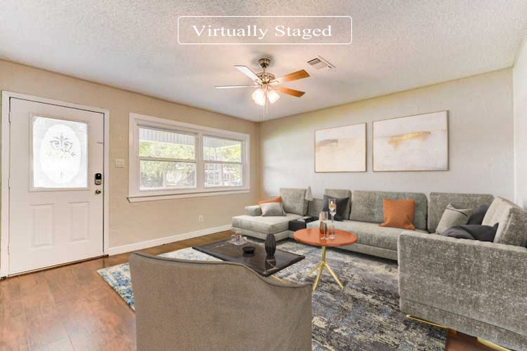 Photo 2 of 32 - 509 S Main St, Crandall, TX 75114