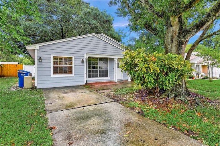 Photo 1 of 19 - 3879 Nighthawk Dr, Palm Harbor, FL 34684