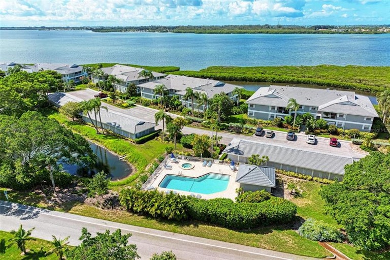 Photo 41 of 56 - 1247 Edgewater Cir #1247, Bradenton, FL 34209