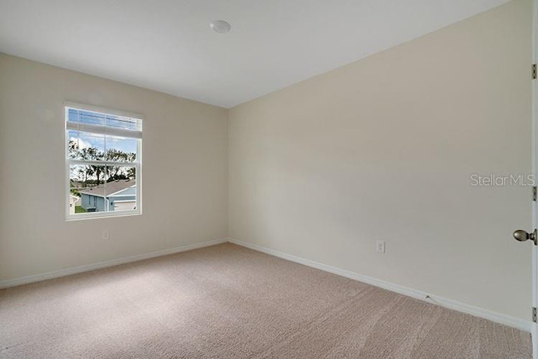 Photo 16 of 19 - 2585 Shamrock St, Tavares, FL 32778