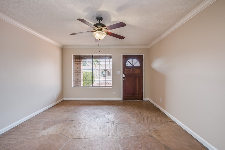 Photo 6 of 31 - 2734 W Charleston Ave, Phoenix, AZ 85053