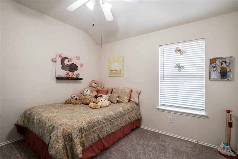 Photo 22 of 29 - 131 Castle Dr, Hutto, TX 78634