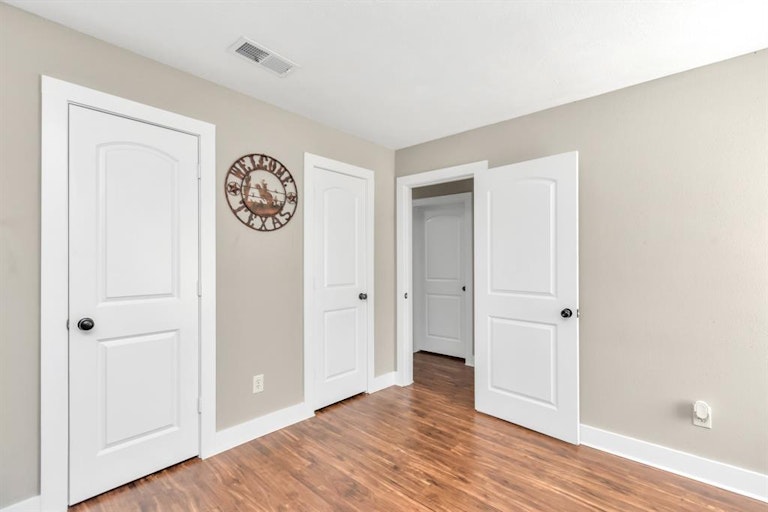 Photo 25 of 28 - 17550 S Compass Rose Cir, Crosby, TX 77532