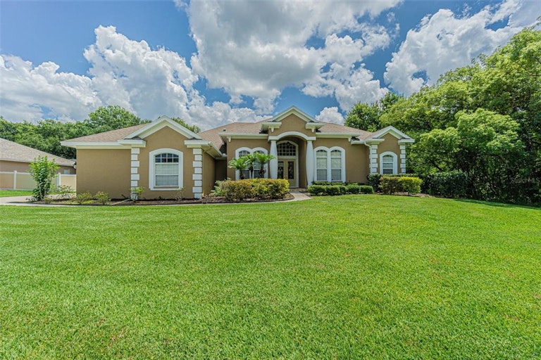 Photo 3 of 36 - 1462 Kensington Woods Dr, Lutz, FL 33549