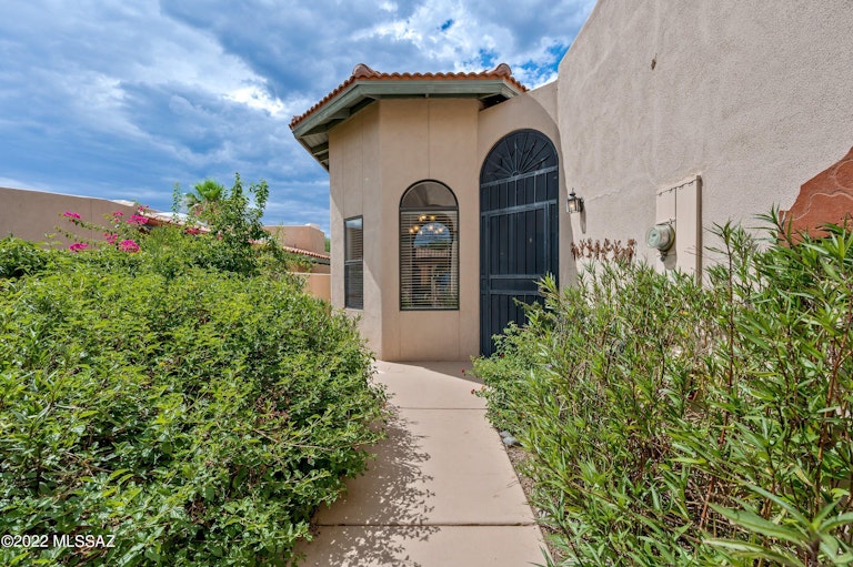 Photo 3 of 27 - 4579 E Red Mesa Dr, Tucson, AZ 85718