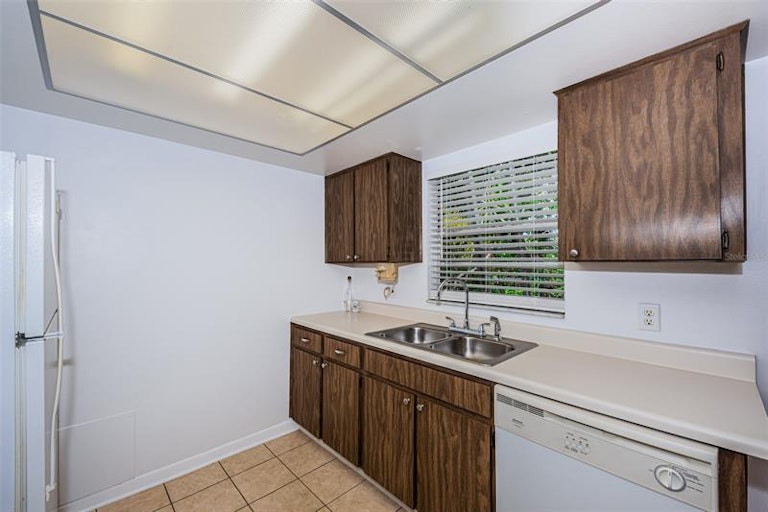 Photo 18 of 41 - 1012 Peninsula Rd, Tarpon Springs, FL 34689