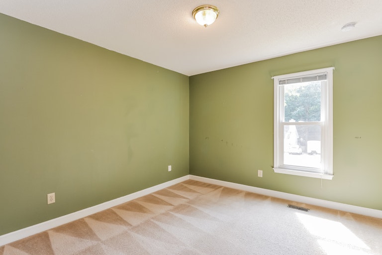 Photo 17 of 25 - 4709 Plum Blossum Dr, Knightdale, NC 27545