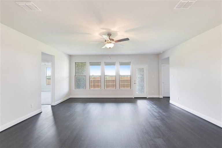 Photo 23 of 36 - 1682 Sherwood Glen Dr, Friendswood, TX 77546