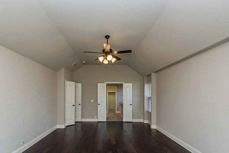 Photo 23 of 32 - 1110 Safrano St, Midlothian, TX 76065