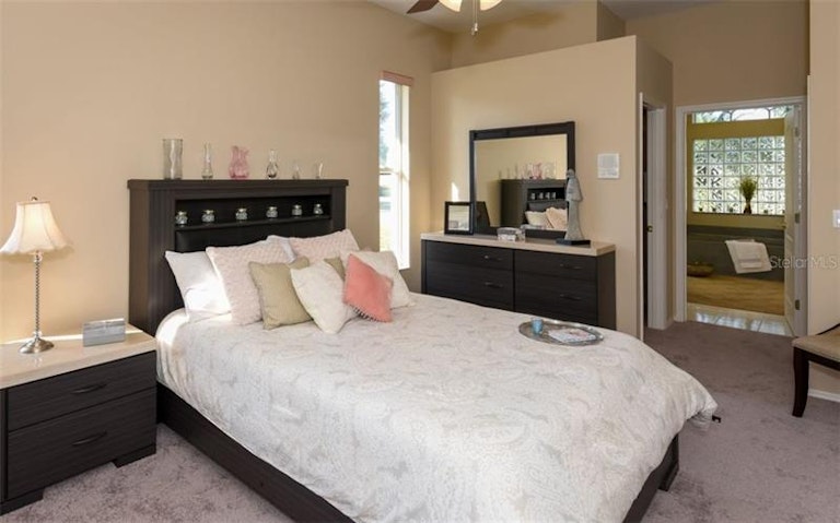 Photo 11 of 25 - 6802 Brookhaven Pl, Bradenton, FL 34203