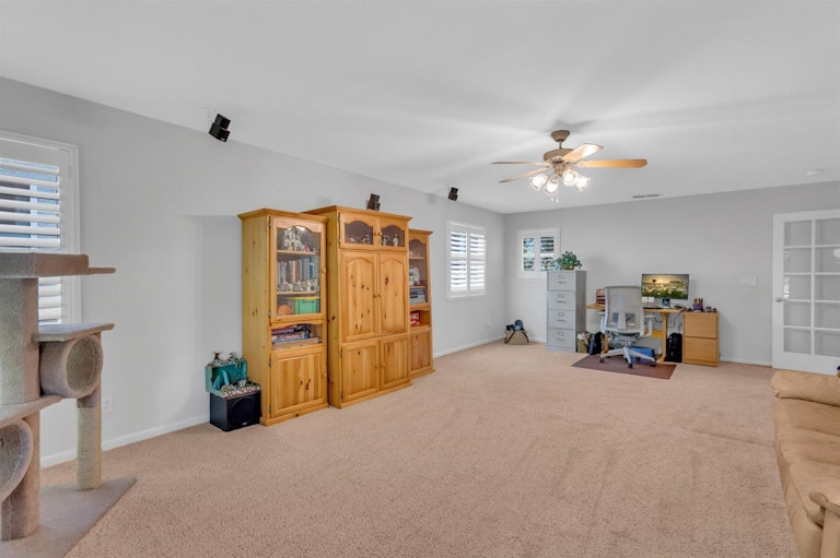 Photo 21 of 35 - 350 Westlake Dr, West Sacramento, CA 95605