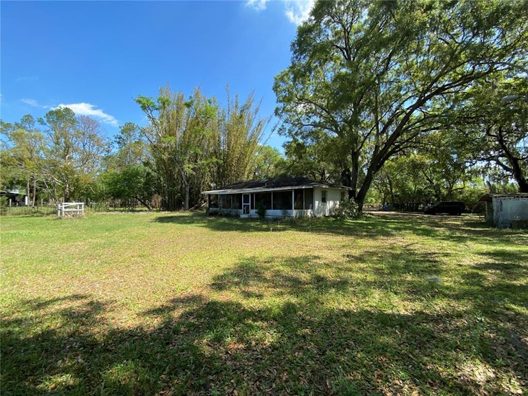 Photo 8 of 25 - 2330 N Valrico Rd, Seffner, FL 33584