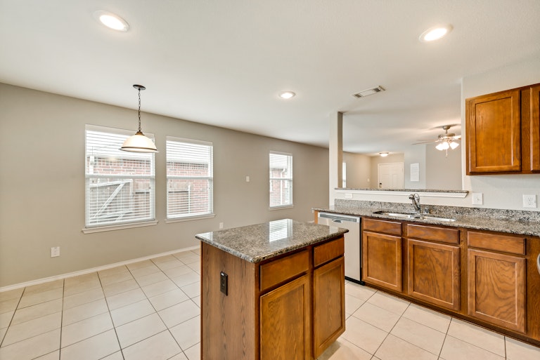 Photo 9 of 25 - 1436 Willoughby Way, Little Elm, TX 75068