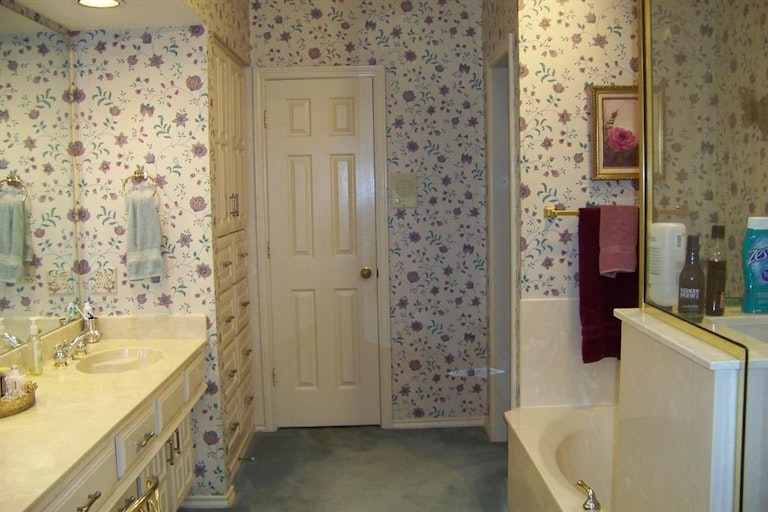 Photo 14 of 22 - 3207 Foxcreek Dr, Richardson, TX 75082