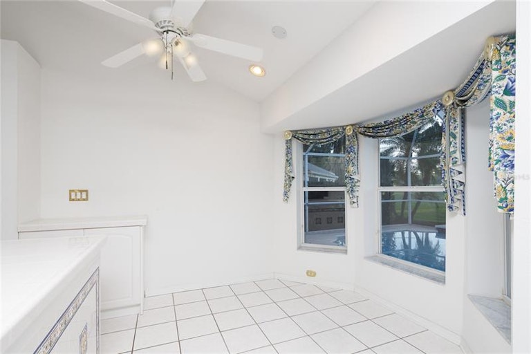 Photo 8 of 29 - 2762 Golf Lake Dr, Plant City, FL 33566