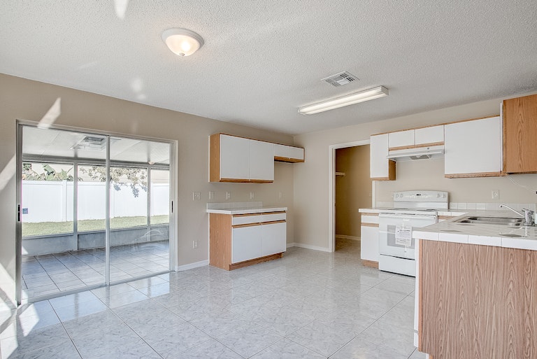 Photo 10 of 25 - 1130 Kempton Chase Pkwy, Orlando, FL 32837