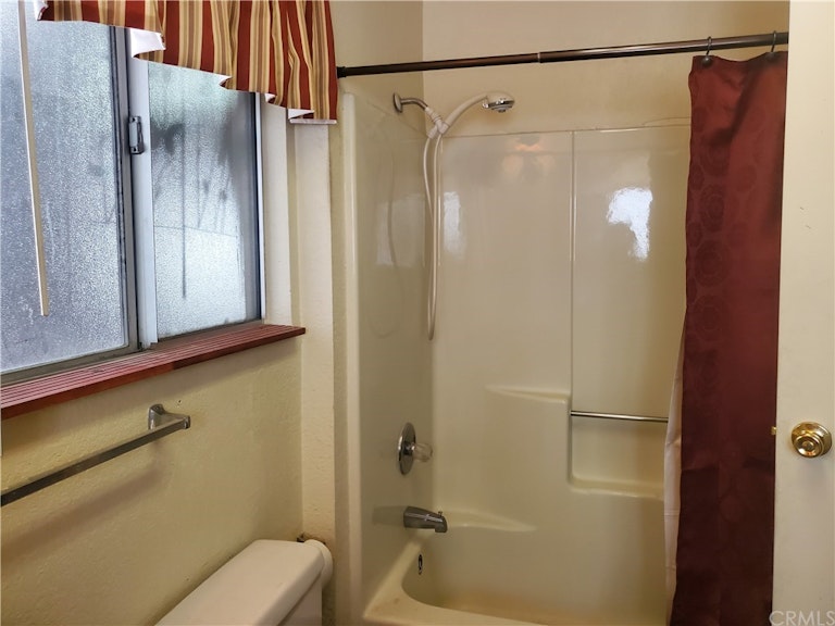 Photo 14 of 33 - 24937 Faulhorn Dr, Crestline, CA 92325
