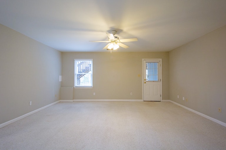 Photo 14 of 30 - 8604 Carolingian Ct, Raleigh, NC 27615