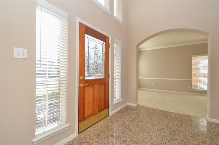 Photo 5 of 34 - 14810 Winterfair Dr, Houston, TX 77082