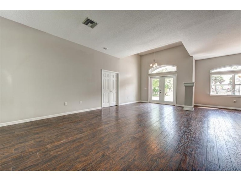 Photo 4 of 25 - 5820 Denison Dr, Venice, FL 34293
